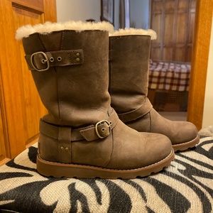 Ugg Noira boots